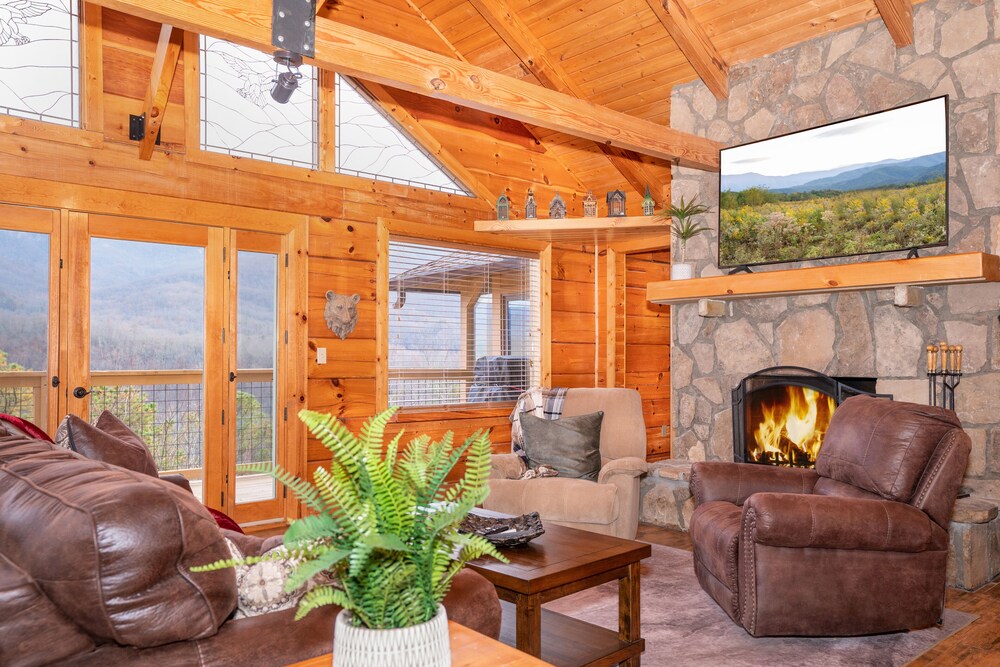 STUNNING View, PRVT Mountain Cabin, Sauna, MovieRm