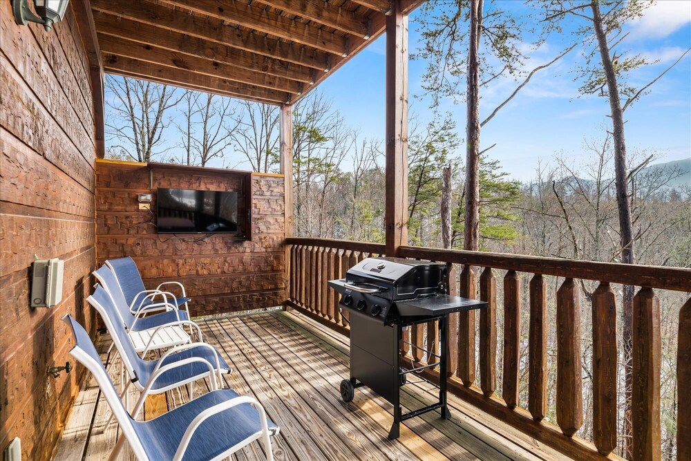 *HOT TUB & VIEW* - Best Views and Movies, Close to ALL!! - Spring Break Specials