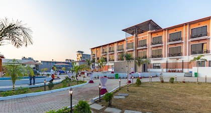 Chitwan Midtown Resort