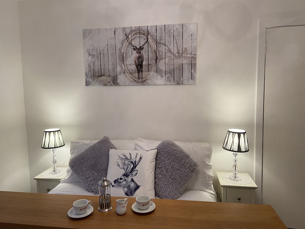 Historic Old Town 2 Bed Ground Floor Apartment