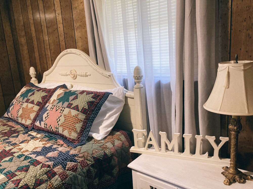 PET FRIENDLY!! Cozy home for quiet vacation! Van Buren County Vrbo