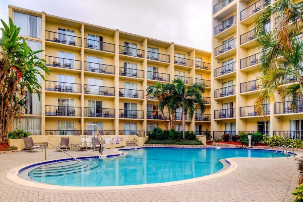 3 Budget-Friendly Units! On-site Pool, Close to Port of Tampa and Amalie Arena!