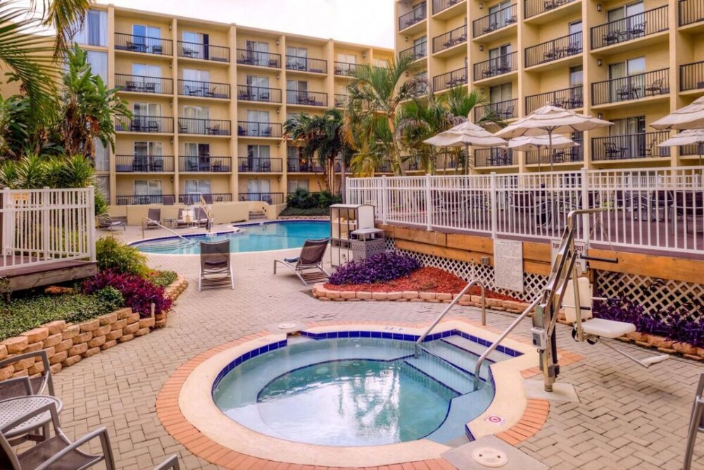 3 Budget-Friendly Units! On-site Pool, Close to Port of Tampa and Amalie Arena!