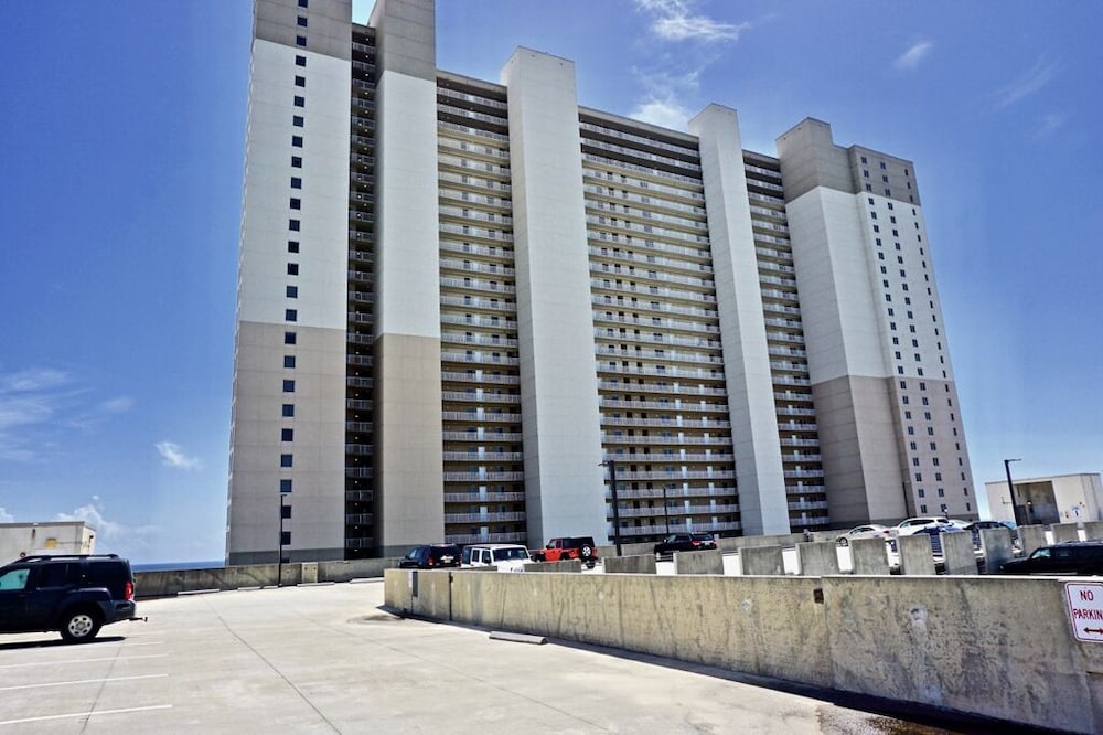 Tidewater 1610---Beautiful View! Beachfront Includes Beach Chairs and Umbrella