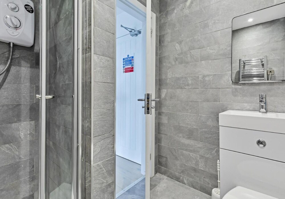 Right On Bright On Apartment 1E - City Centre Luxury Apartments