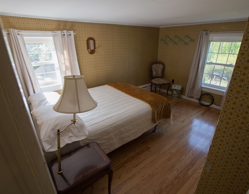 williamstown ma hotels near williams college