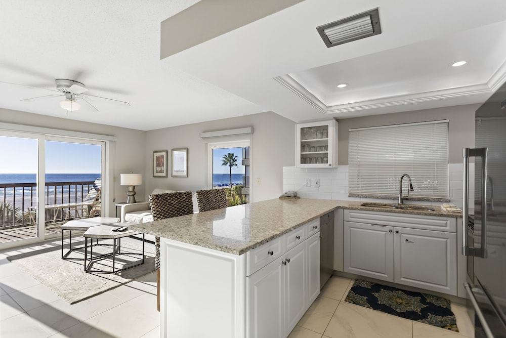 Gulf Gate Resort #303 Gulf Front 1BR 1.5BA