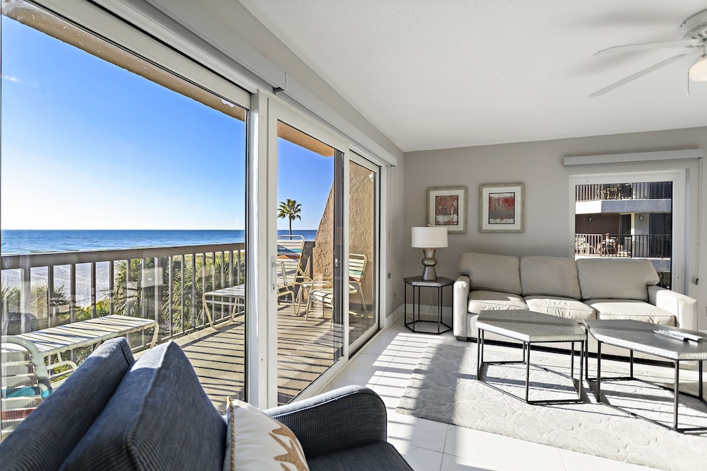 Gulf Gate Resort #303 Gulf Front 1BR 1.5BA