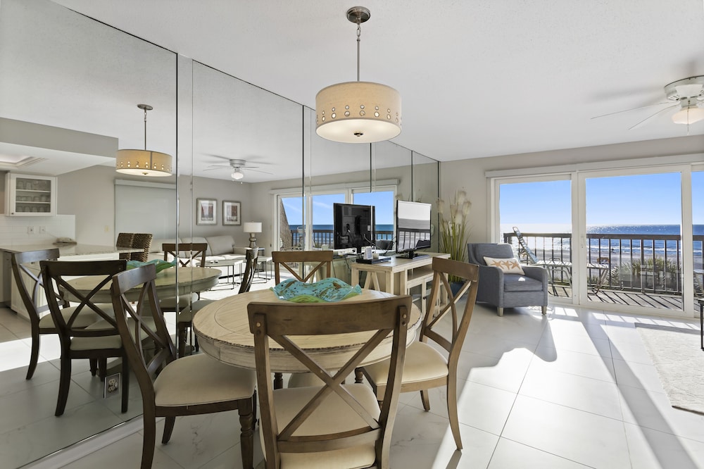 Gulf Gate Resort #303 Gulf Front 1BR 1.5BA