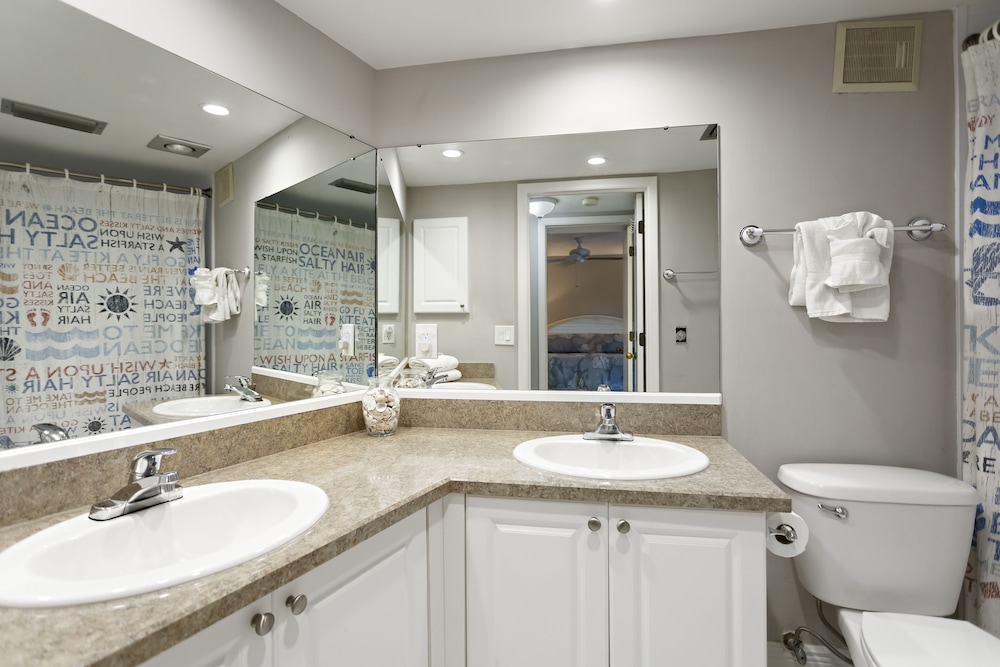 Gulf Gate Resort #303 Gulf Front 1BR 1.5BA