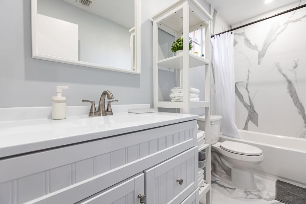 Lovely Newly Renovated! Townhouse 3 bedroom 3 bathroom/ Nice Patio