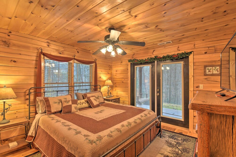 Rural Murphy Cabin Yard, Hot Tub & Fire Pit Cherokee County Vrbo