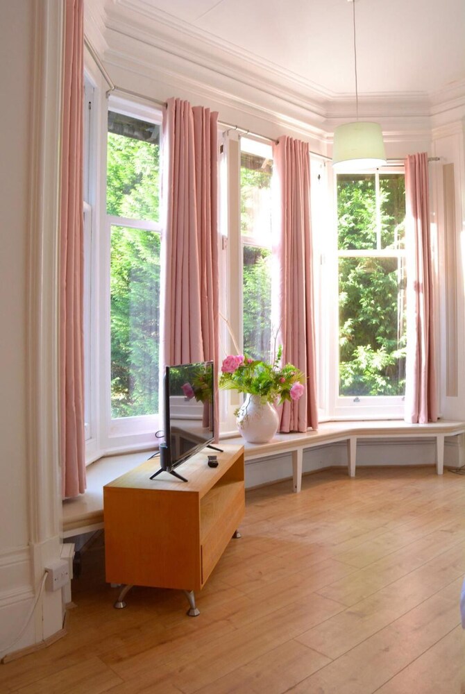 Remarkable 1 Bed Apartment in Birmingham