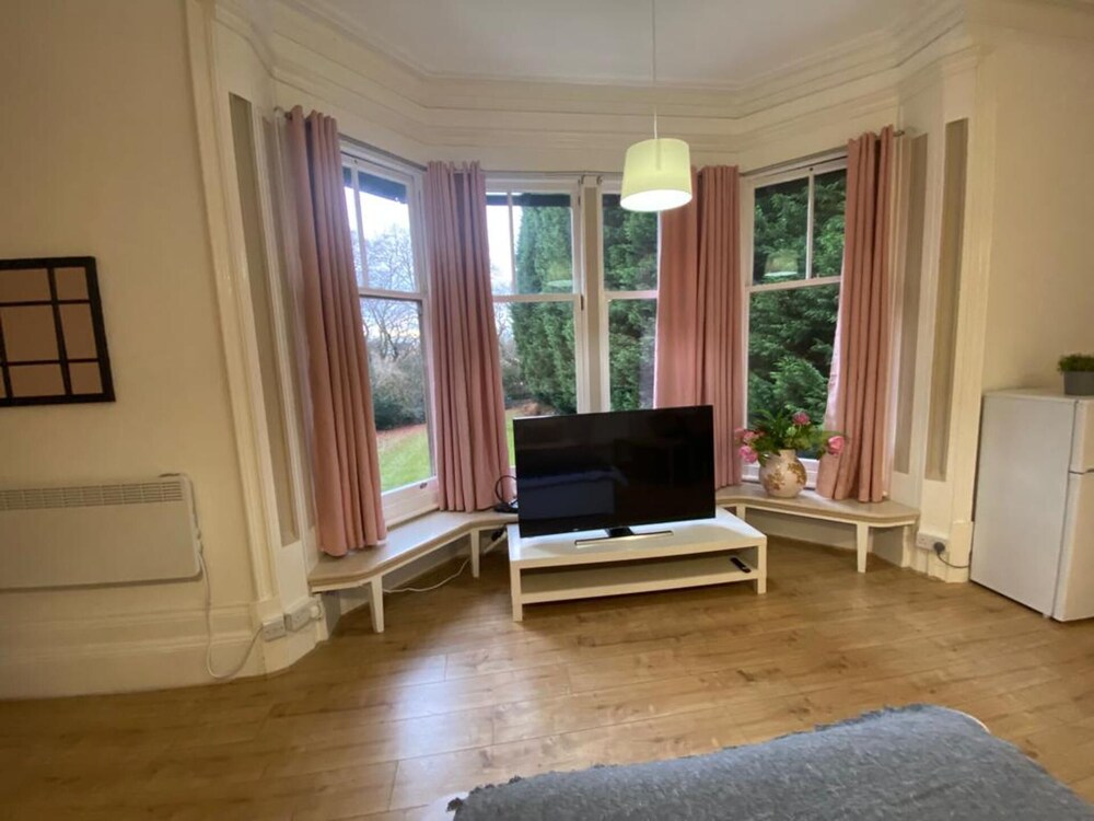 Remarkable 1 Bed Apartment in Birmingham