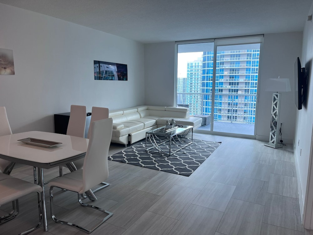 New Luxury 1Bedroom Apartment in Downtown Brickell