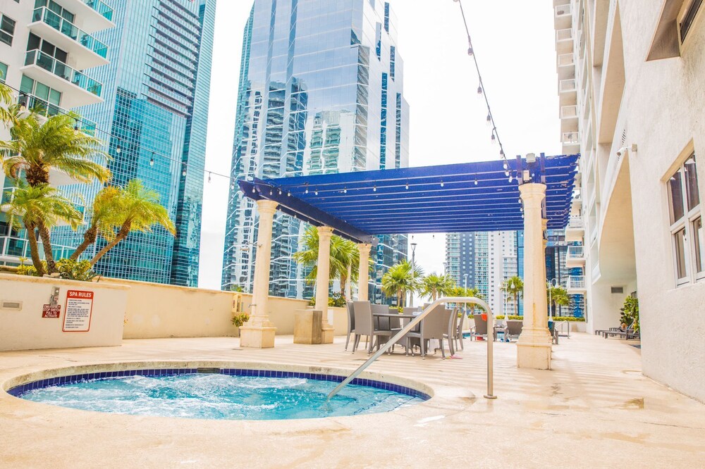 New Luxury 1Bedroom Apartment in Downtown Brickell