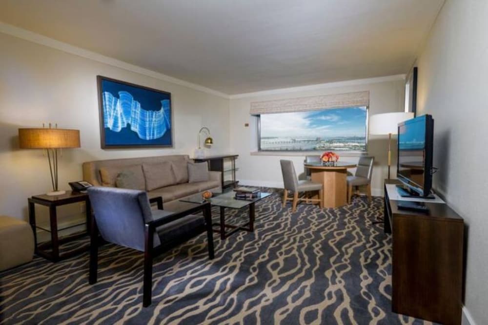 Experience Bayside Luxury!!!Suite 2 Doubles