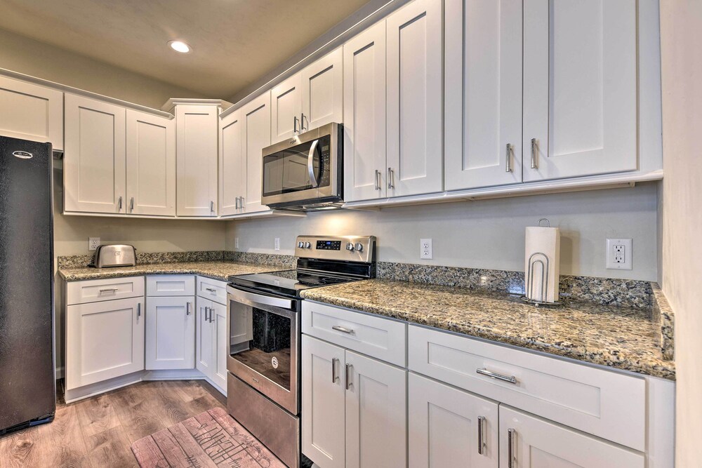 NEW! Gainesville Home ~ 8 Mi to Dtwn Attractions!