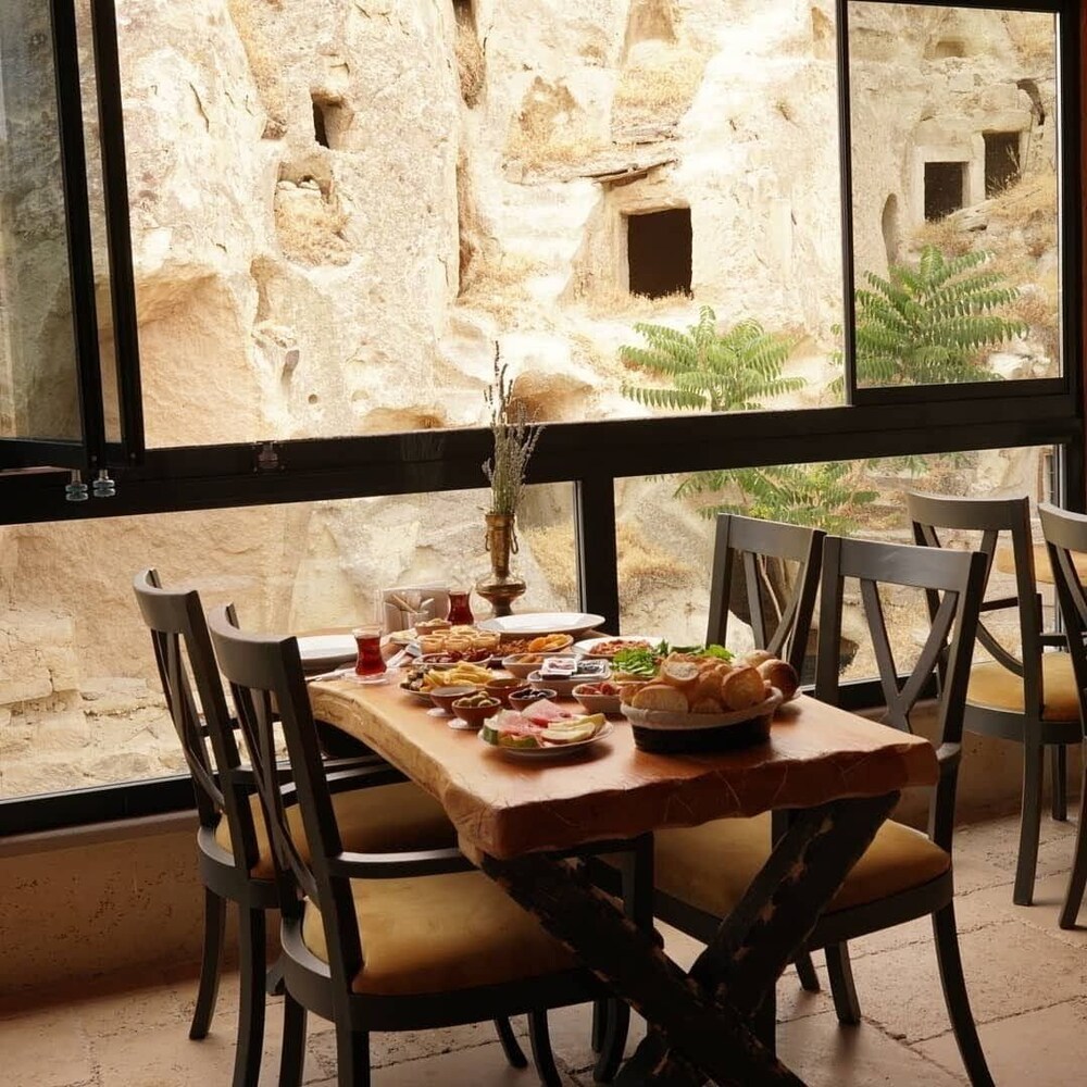 Pome Granate Cave Hotel