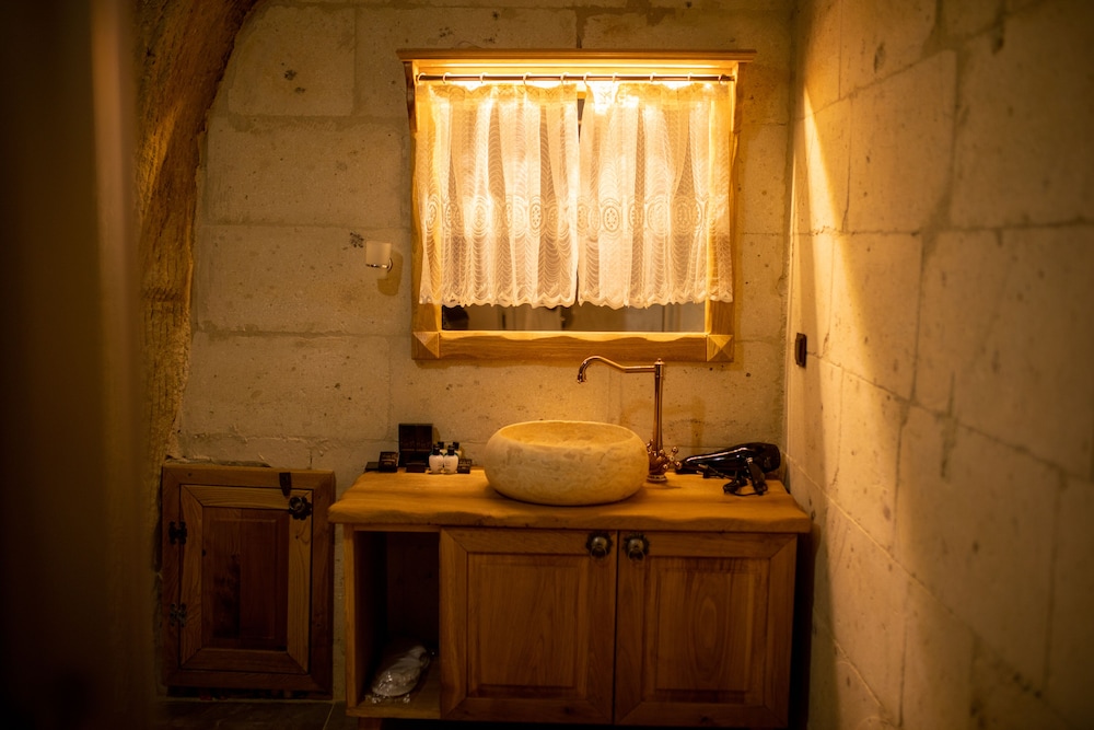 Bathroom, Pome Granate Cave Hotel