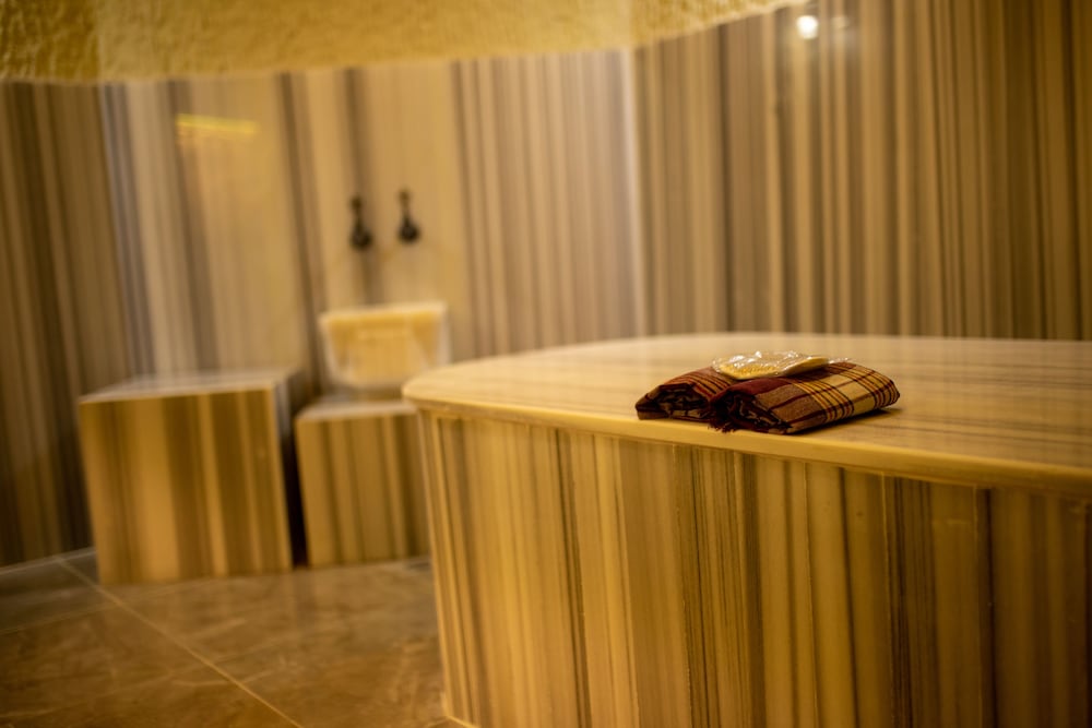 Bathroom, Pome Granate Cave Hotel