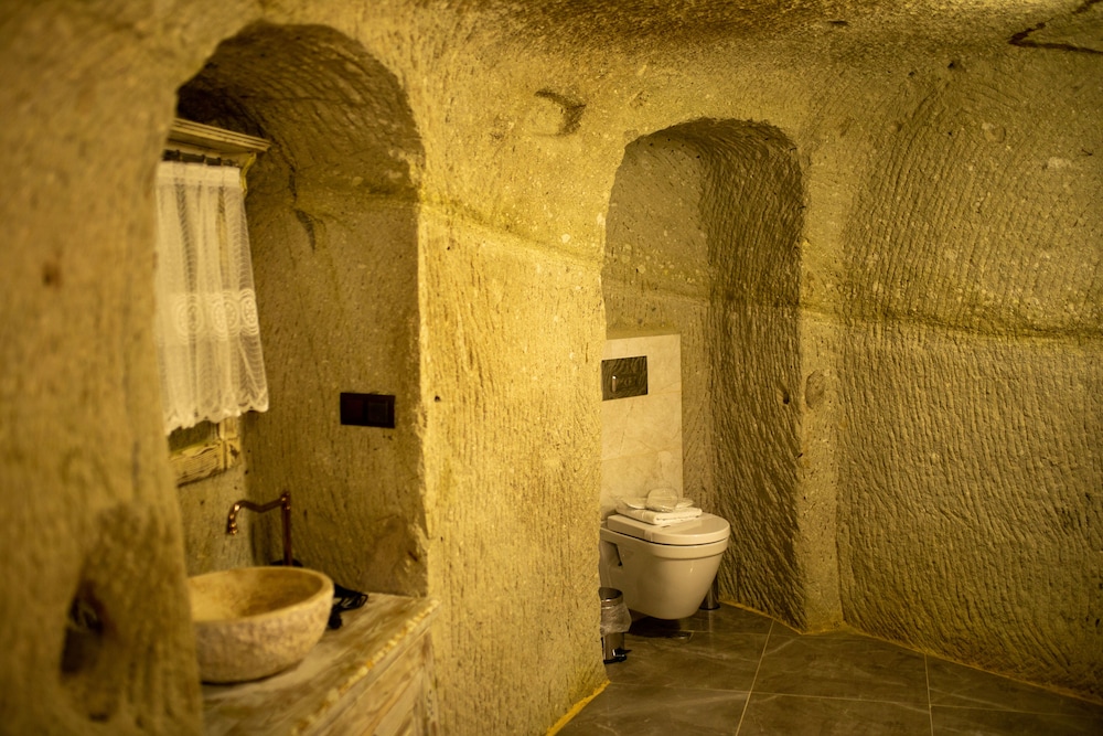 Bathroom, Pome Granate Cave Hotel