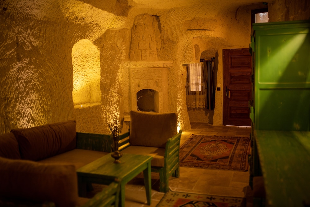 Living area, Pome Granate Cave Hotel