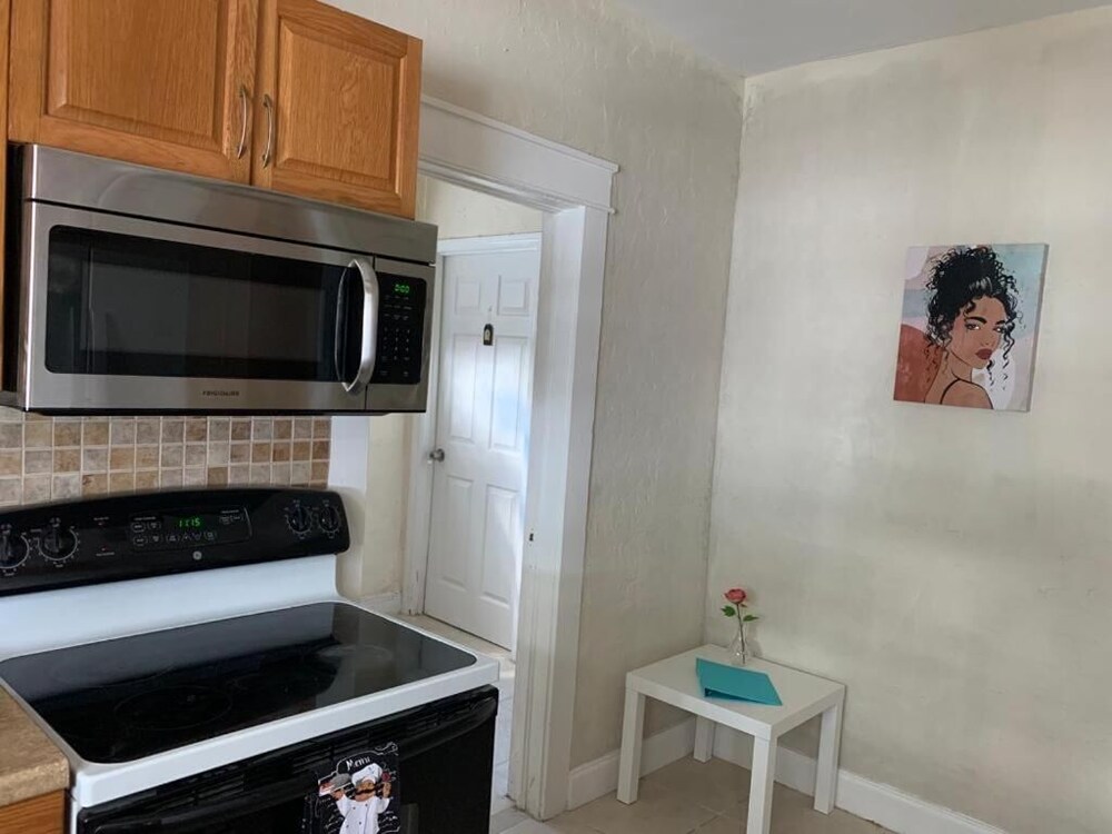 Pretty room in the heart of Miami + Shared common areas + Free parking