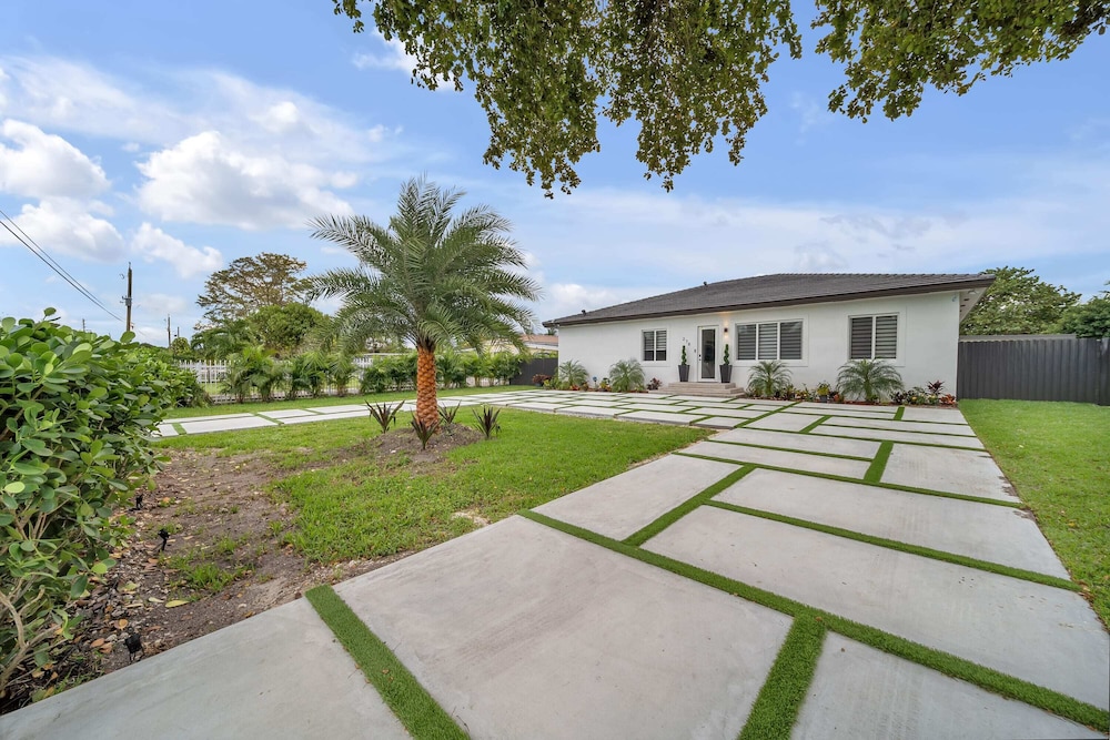 Luxury Magic⭐️ City Estates🌴 Near Beaches