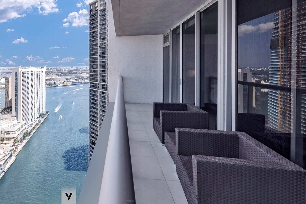 Vesper | ICON Brickell | Deluxe Condo + Pool + Spa