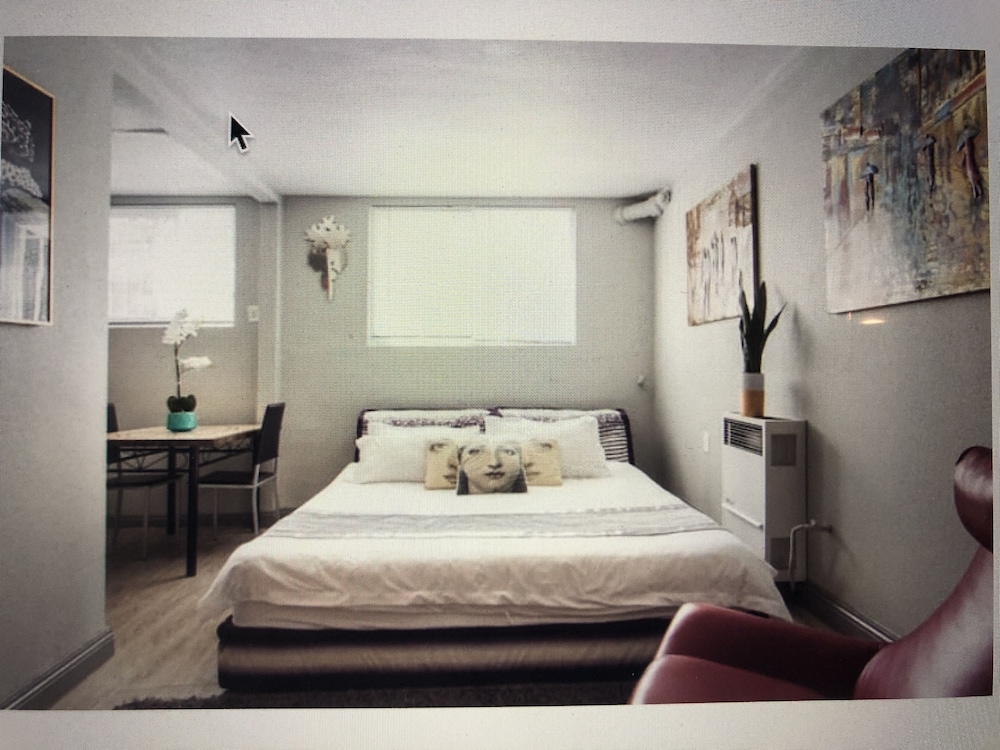 Modern studio apartment in Koreatown Los Angeles Vrbo