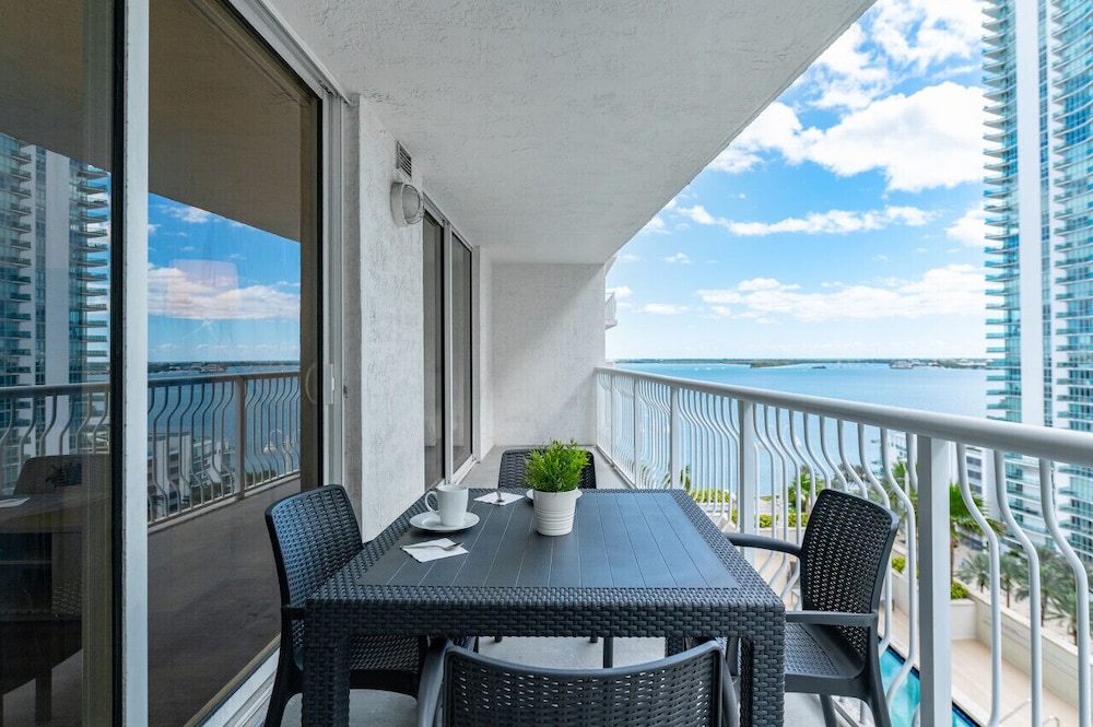 The Club 1605 · 2bedroom ocean views brickell freeparking