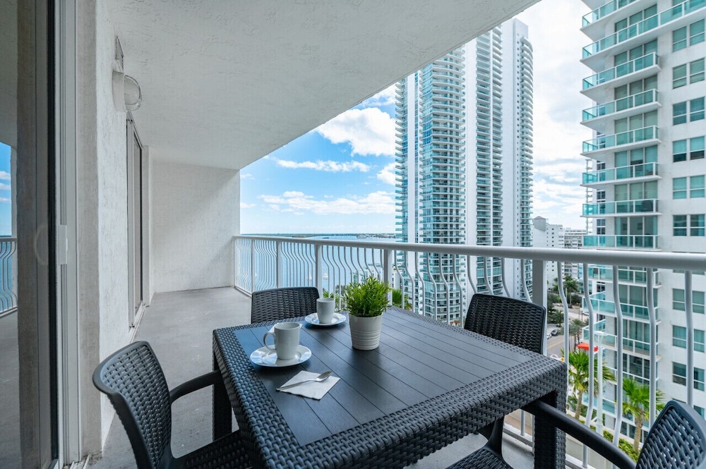 The Club 1605 · 2bedroom ocean views brickell freeparking