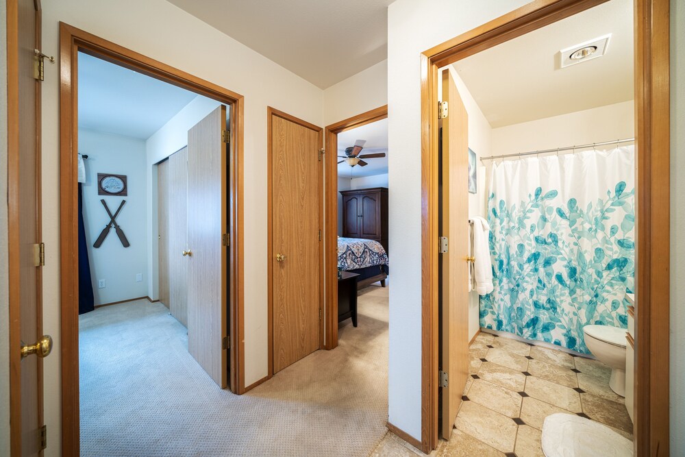 Walk to the village Pet friendly!! Leavenworth Vrbo