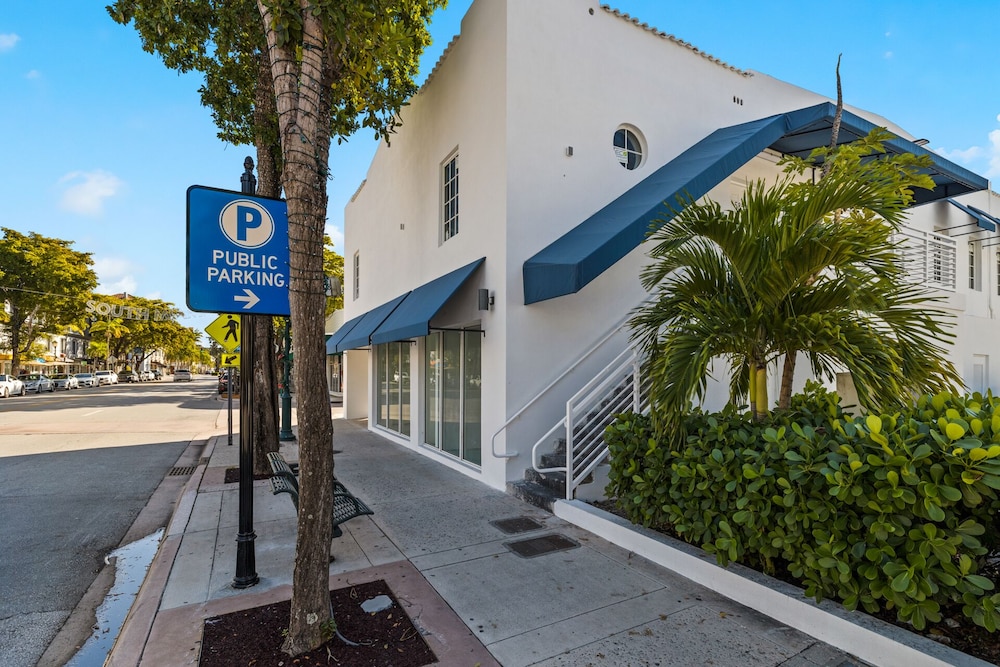 Stylish, Historic New Sunset Inn in Downtown South Miami....Book Now!