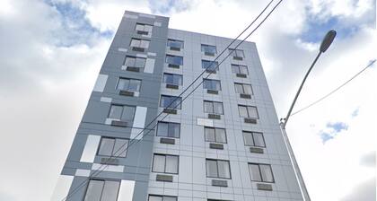 Deluxe Inn & Suites - Long Island City NYC