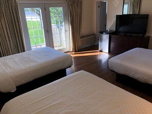 Family Triple Room | Individually decorated, individually furnished, free WiFi, bed sheets