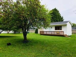 Signature Cabin | Individually decorated, individually furnished, free WiFi, bed sheets