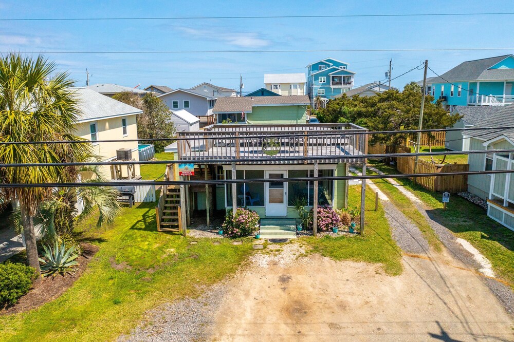 "Sunnytimes Hideaway" A rustic studio get-a-away!