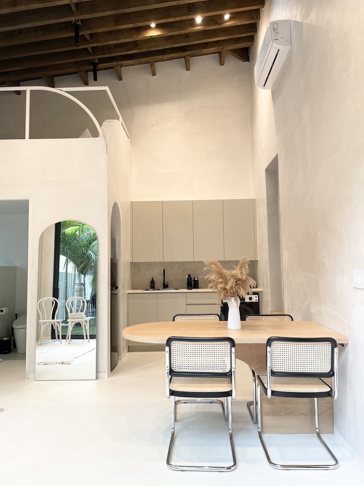 Beautiful illuminated LOFT in the heart of Miami’s Design District