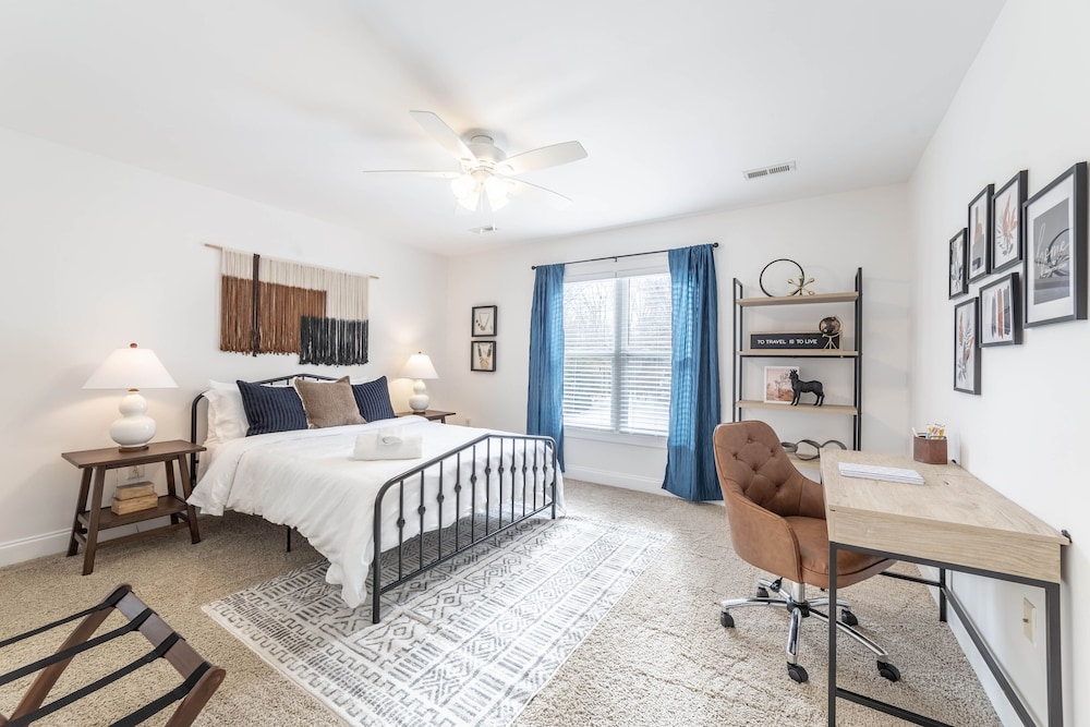 NEW LISTING! Lake Front 5 bedroom with Private Dock and Two Car Garage