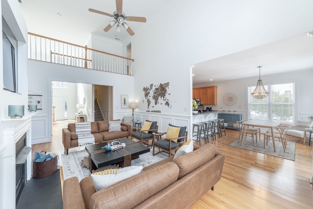 NEW LISTING! Lake Front 5 bedroom with Private Dock and Two Car Garage