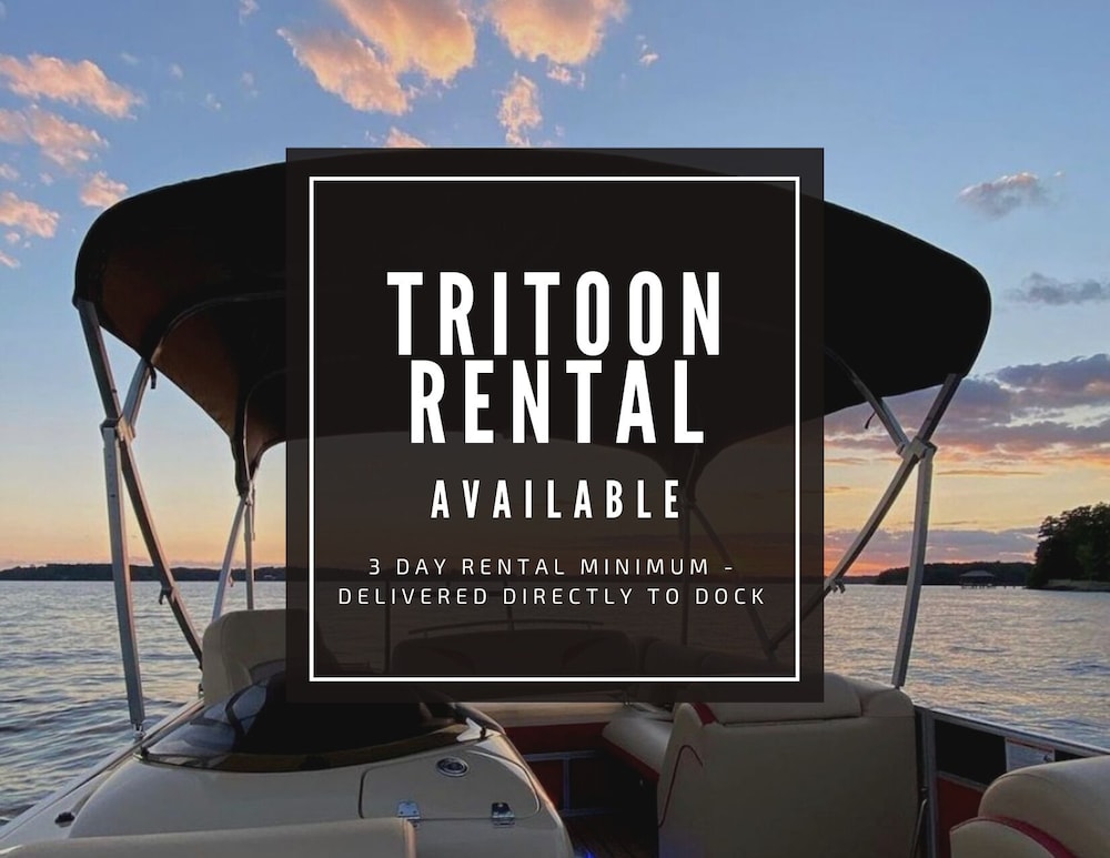 Southern Exposure - Charming Lake Front Home - Private Dock, Screened in Porch, Hot Tub