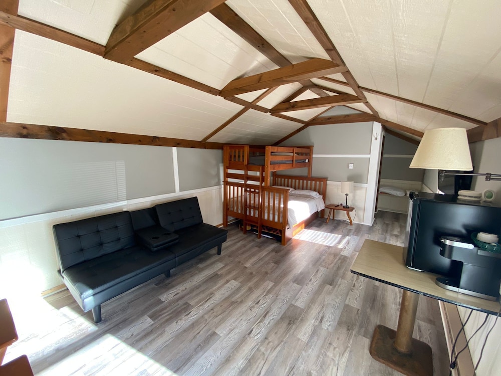 Timberline Lodge Downtown Ellicottville The Bunk House