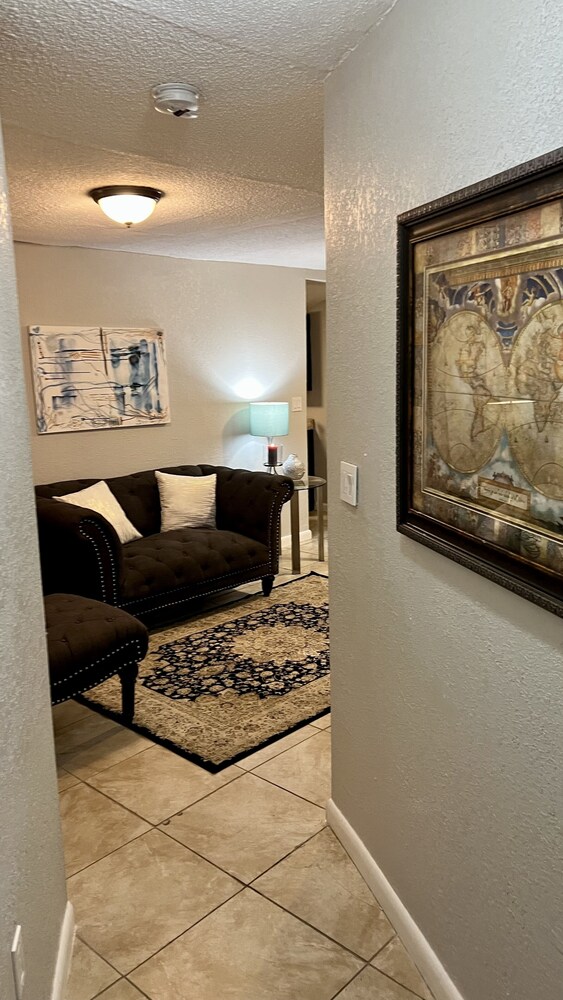 Cozy two bedroom unit in a Great Location!