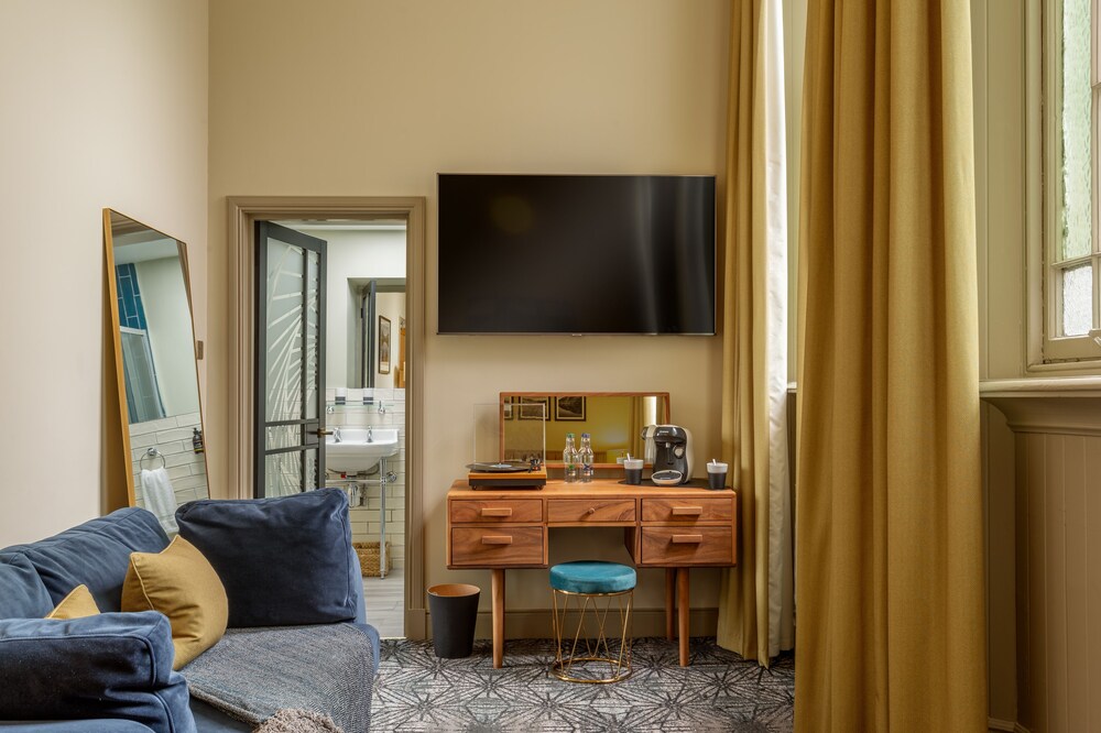 Riva Boutique Hotel & Restaurant