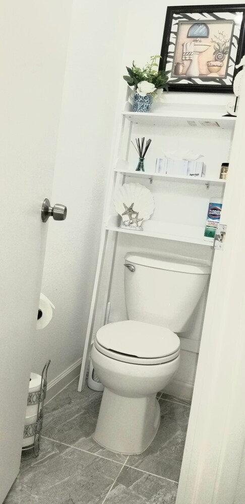 Silver City Apartments 8 minutes from downtown, casinos and games.