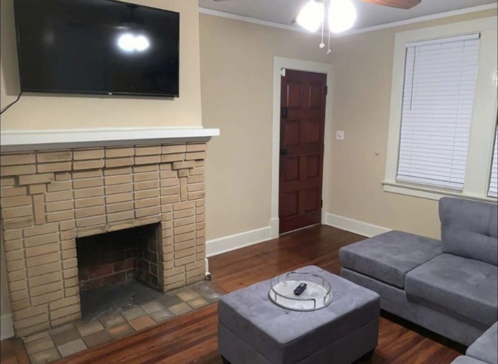 Sweet Home Retreat 7 mins from Montgomery Zoo!