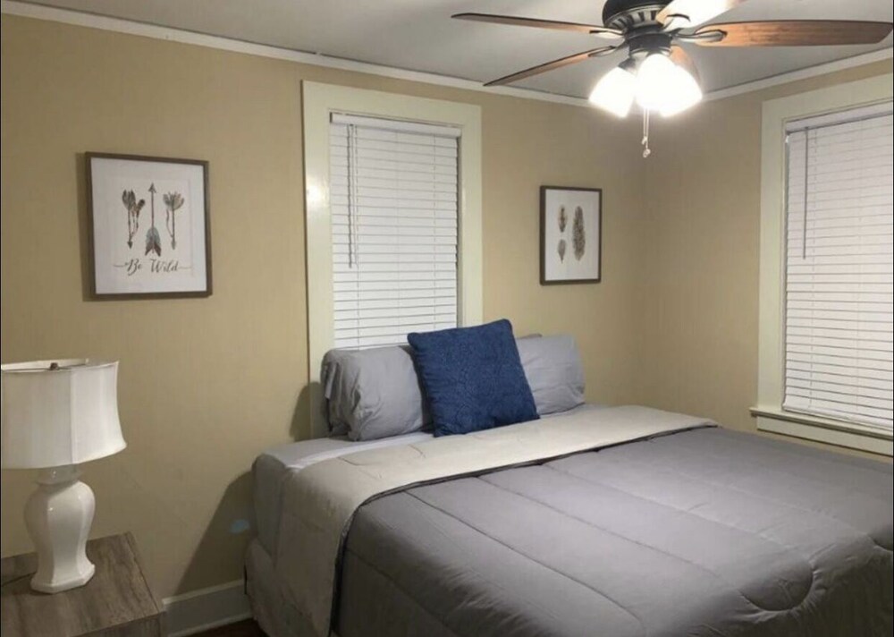 Sweet Home Retreat 7 mins from Montgomery Zoo!