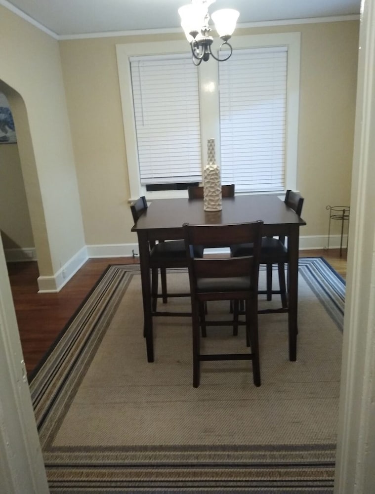 Sweet Home Retreat 7 mins from Montgomery Zoo!